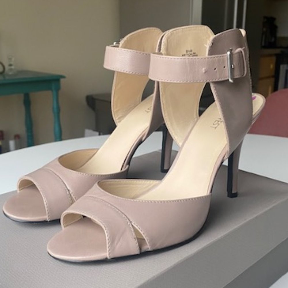 Nine West Adalina Heels in Beige (Size 8.5)